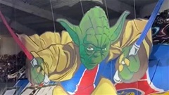 Mbappe hóa thân thành Yoda khổng lồ trên sân PSG